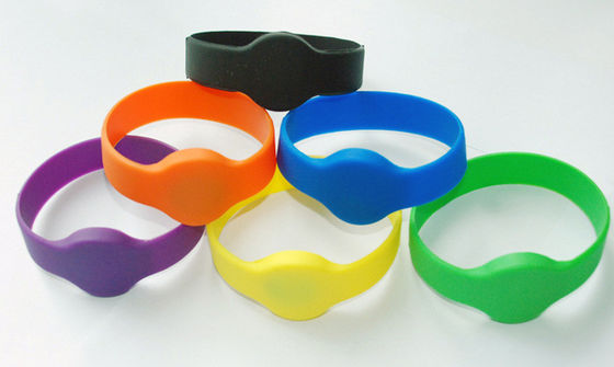 Un bracelet RFID ultra-légère en silicone 85,5x54 mm, un bracelet RFID pour les événements