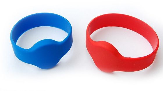 ISO 14443 A 13,56 Mhz Bracelet RFID en silicone PVC Bracelet équipé de RFID