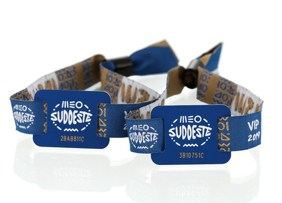 Des bracelets à puce RFID jetables en tissu et des bracelets NFC pour événements et festivals