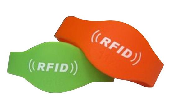 Bracelet à puce RFID anti-collision en silicone pour la gestion de l'adhésion