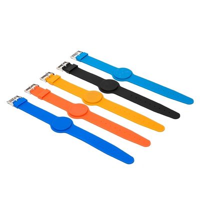 Des bracelets de contrôle d'accès NFC RFID pour les événements de festival