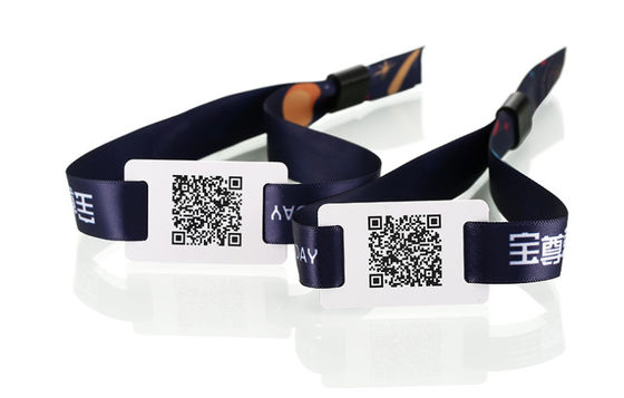 Logo OEM Smart NFC RFID Bracelets en silicone et étanches Pour les parcs aquatiques