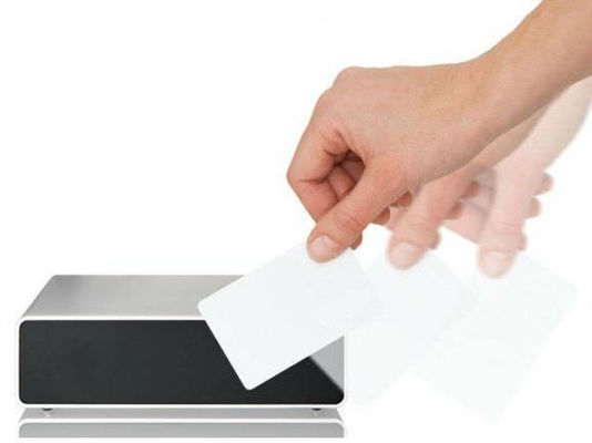 Impression CMYK Carte intelligente NFC pour le contrôle d'accès Carte plastique NFC 85.6x54mm
