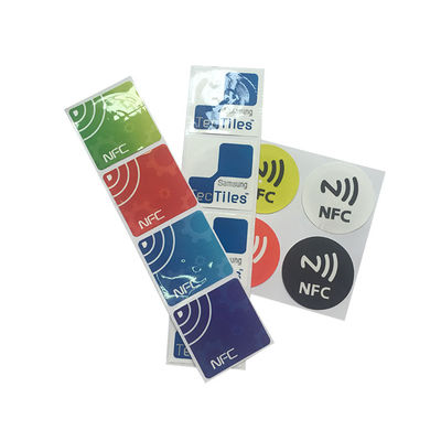 215 213 Papeterie revêtue d'autocollants NFC imprimés sur mesure Étiquettes 1cm-10cm Distance de lecture