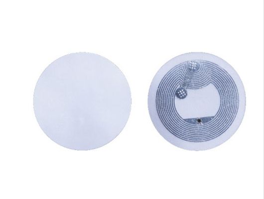 OEM 213 puce Patrouilleuse en plastique RFID NFC Adhésif de balise 13,56mhz étanche