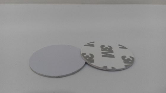 1 mm d'épaisseur étiquettes RFID passives programmables PVC transparentes 13,56 MHz OEM
