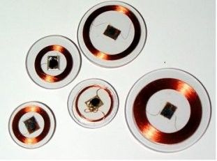 Étiquettes RFID programmables en PVC plastique contrôle d'accès 125KHz 13,56MHz 512 bits R/W